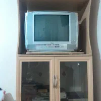 فروش تلویزیون، میز، به همراه دیجیتال