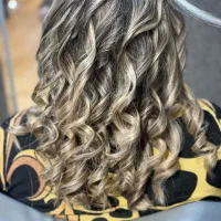 خدمات تخصصی رنگ مو