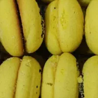 نان برنجی زعفرانی کرمانشاه بسیار خوشمزه و لطیف