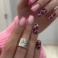 خدمات کاشت و ترمیم ناخن با بهترین کیفیت