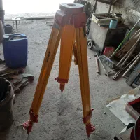 سه پایه اورجینال دوربین نقشه برداری با نیزه 5تیکه