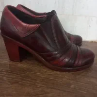 کفش چرم زنانه