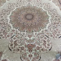 فرش  سالم و تمیز