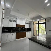 آپارتمان /شرایطی وکیل آباد/کلیدنخورده/لوکس