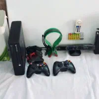 ایکس باکس ۳۶۰ همراه با یک دسته اضافه و لوازم جانبی|کنسول، بازی ویدئویی و آنلاین|مشهد, ایثارگران|دیوار