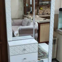 کمد آرایشی * سالم و نو * بسیار تمیز