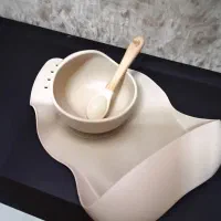 ظرف غذای کودک سیلیکونی ۳ تکه کرم