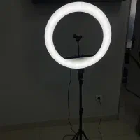 رینگ لایت در حد نو|دوربین عکاسی و فیلم‌برداری|رشت, معلم|دیوار