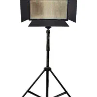 پروژکتور و پرده عکاسی و فیلم برداری