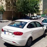 جک j4   کم‌کار 13تا با بیمه بدنه گارانتی فعال