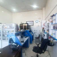 فروش چند عدد کمد و دکور مغازه تعمیرات موبایل