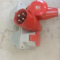 سوکت پیریز دیواری صنعتی ۴/۳۲