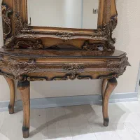 آینه کنسول تک چون پشت ویترونی بوده مناسبه|بوفه، ویترین، کنسول|شاهین‌شهر, خانه کارگر|دیوار