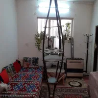 آویز سقفی برای اشیا ئ قدیمی یا بار