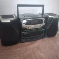 ی ضبط قدیمی و بخاری نفتی