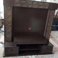 میز تلویزیون جنس خوب و یک فرش