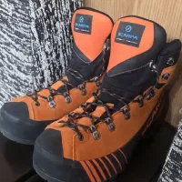 کفش کوهنوردی اسکارپا