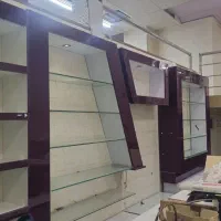 دکور و ویترین فروشگاه ارایشی و داروخانه و پوشاک