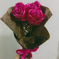 گل.|گل مصنوعی|رشت, کوی امام رضا|دیوار