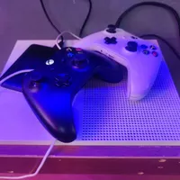 Xbox one s با 18 بازی روز