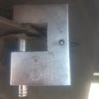 دسته کلیدوقفل کتابی گمشده