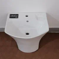 توالت فرنگی و روشویی