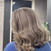 انواع رنگ مو با بهترین مواد|خدمات آرایشگری و زیبایی|کرمانشاه, |دیوار