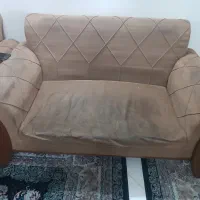 مبل راحتی دو نفره نیاز به بازسازی