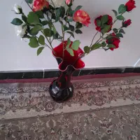 گلدان با گل مصنوعی