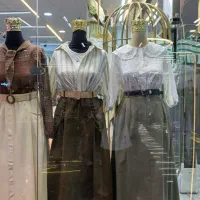 فروشنده خانم