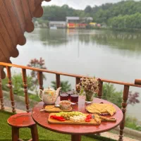 کلبههای جنگلی استخردار، منظره دریاچه گیسوم|اجارهٔ کوتاهمدت ویلا و باغ|اسالم, |دیوار