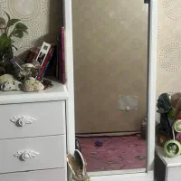 میز آرایش و میز درآور و میز کنار تختی