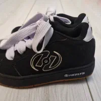 کفش چرخدار سایز ۳۲