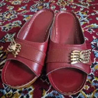 دمپایی زرشکی کاملا سالم