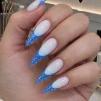 آموزش تخصصی کاشت ناخن