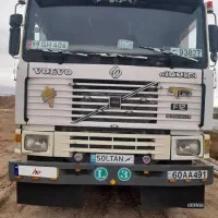 ولوو F12