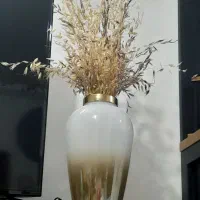 گلدان شیشه‌ای با گل خشک شیک و نو