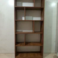 دکور ویترین کتابخانه نامنظم