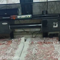 میز تلویزیون شیشه ای دو کشو با پایه دیواری|میز تلویزیون|مشهد, بهمن|دیوار