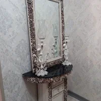 آینه و کنسول و شمعدان