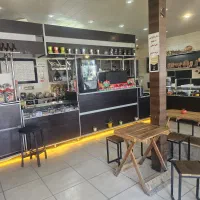 فروشنده خانم ساده قهوه