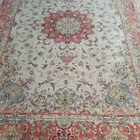 9 عدد فرش به فروش میرسد