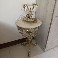 تلفن و میز برنز