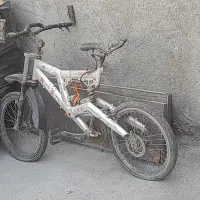 چهار عدد چرخ کوچیک و بزرگ