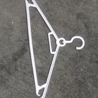 چوب رختی محکم و سالم