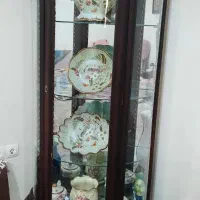 ویترین چوبی  و میز ناهار خوری  ۶ نفره