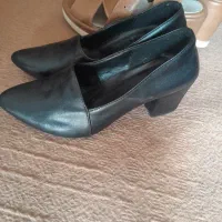 کفش سایز ۳۷