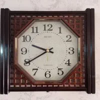 ساعت دیواری قدیمی