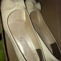 کفش پاشنه بلند|کیف، کفش، کمربند|رشت, معلم|دیوار