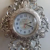 ساعت دیواری کاملا سالم